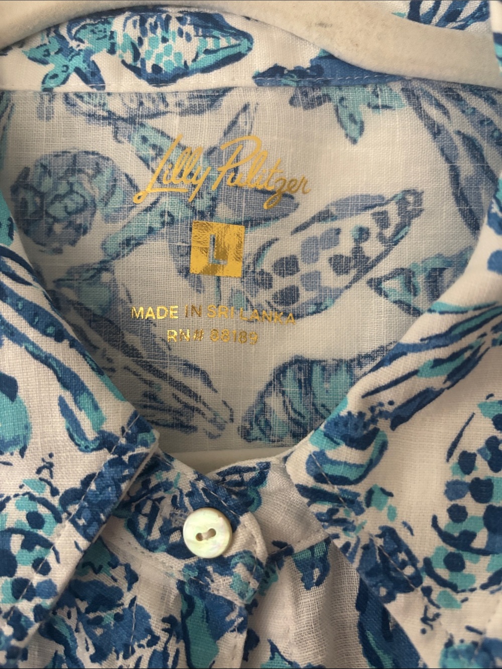 LIlly Pulitzer. Sea view button down linen top. - Picture 5 of 8